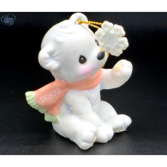 Cute Precious Moments 2002 Polar Bear Christmas Ornament with Snowflake - Picture 1 of 2